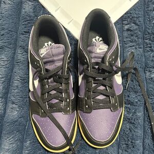 Nike Black and Purple Athletic Shoes